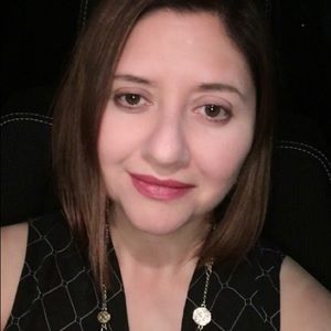 Meet your Posher, Yvonne